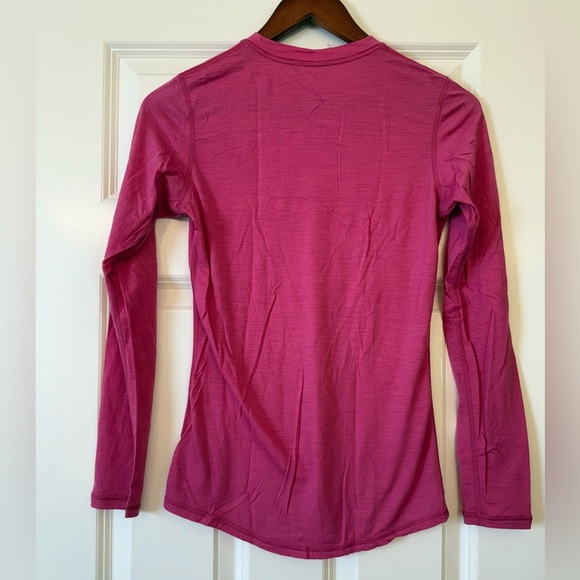 Smart wool Pink Ling Sleeve thin base Layer Size Small - Picture 9 of 11